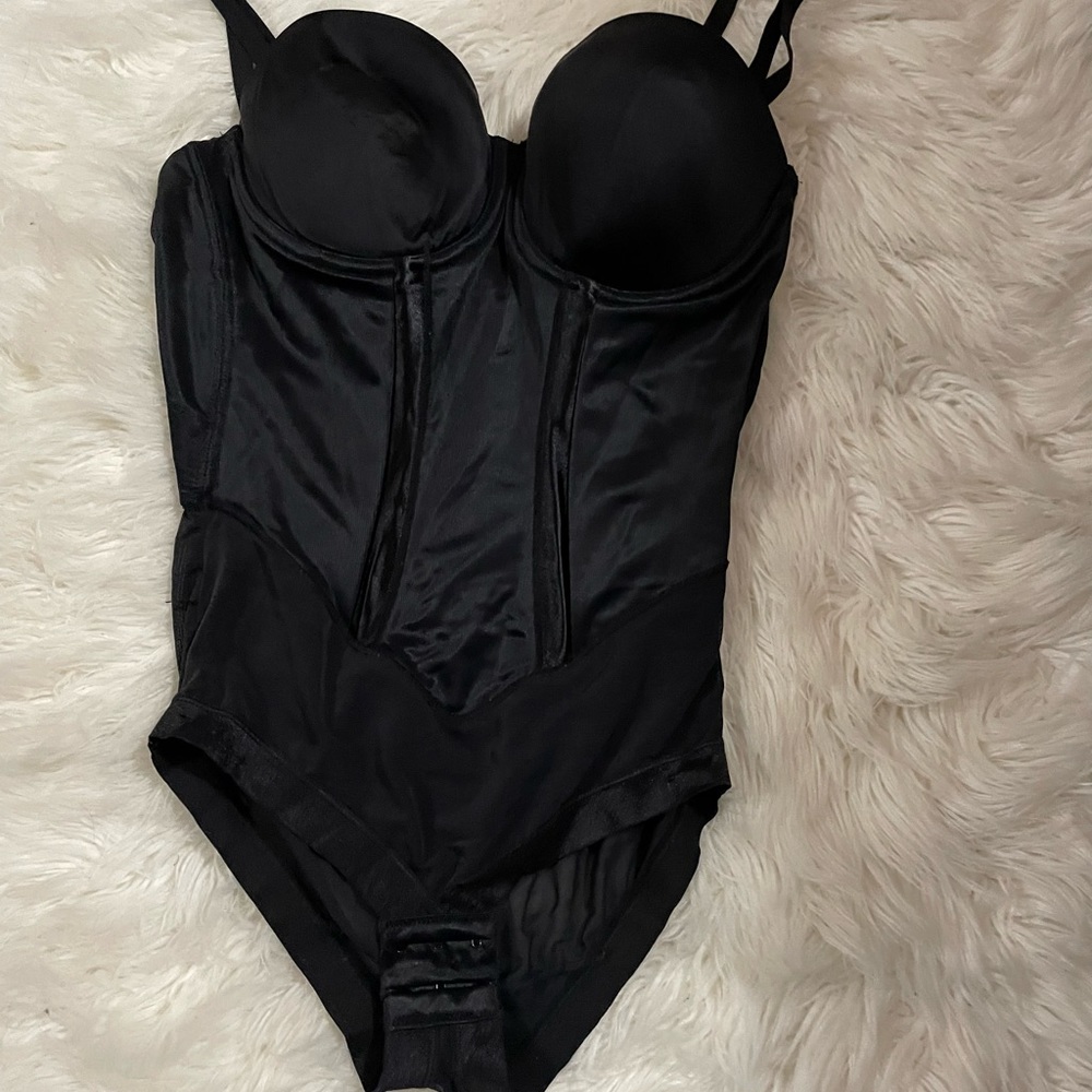 Maidenform black bustier